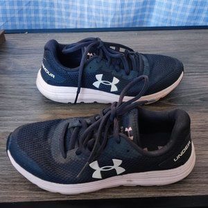 Under Armour Surge sneakers black and pink girl's youth size 4